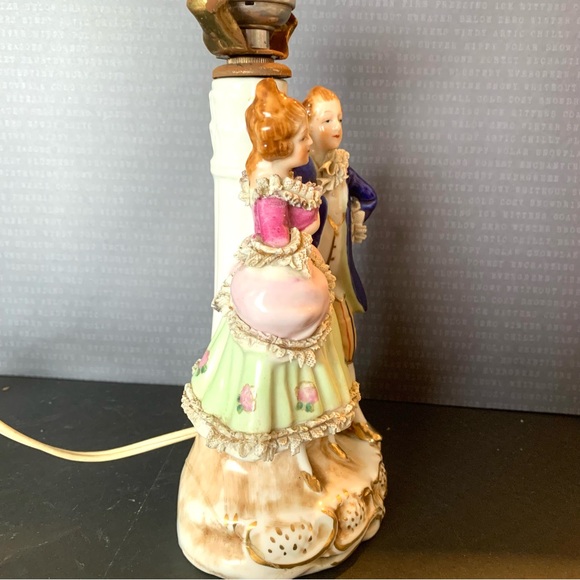 VTG COLONIAL LAMP LADY AND MAN VANITY BOUDOIR - Picture 4 of 11